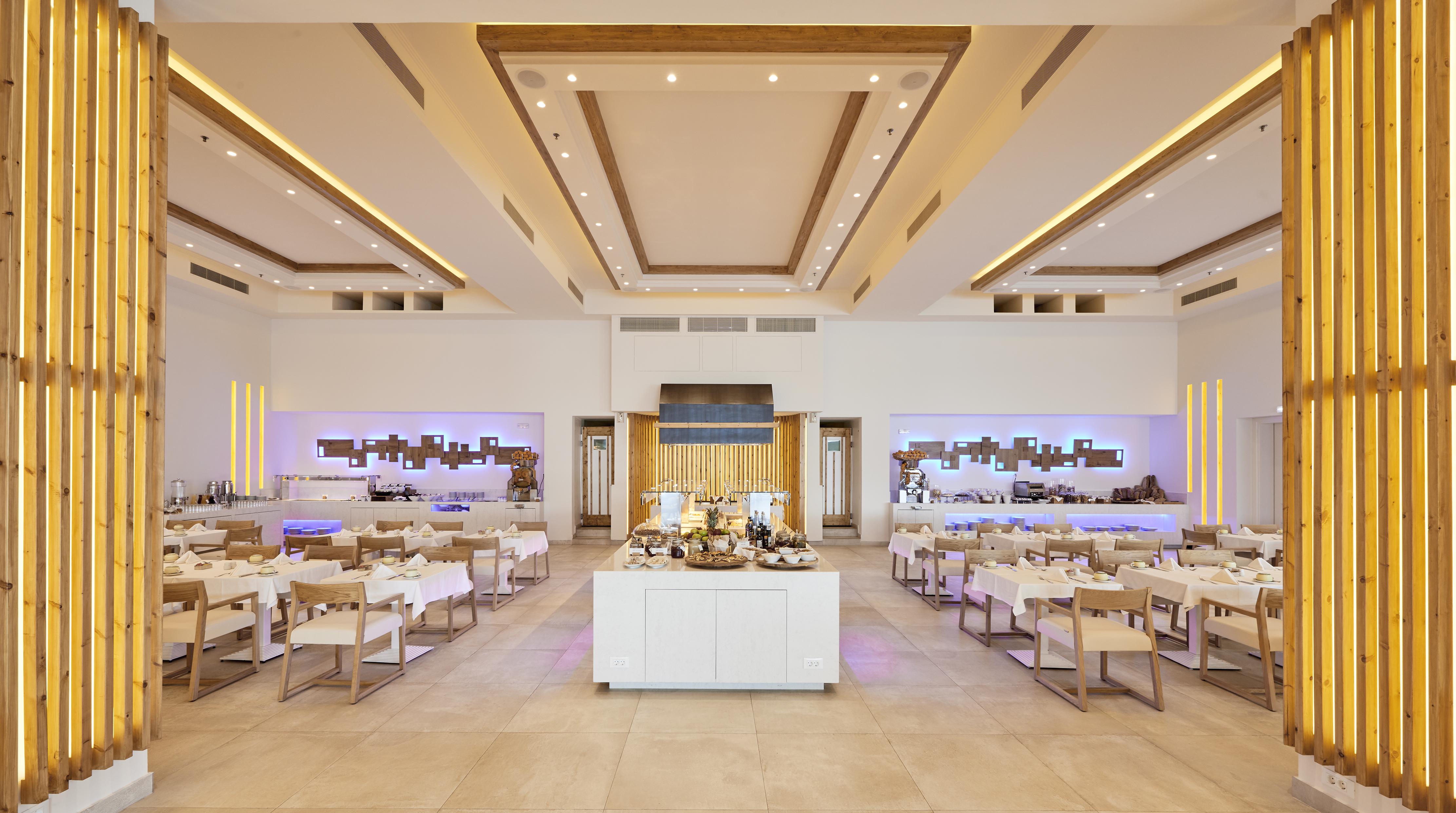 Saint John Hotel Villas & Spa Agios Ioannis Diakoftis Exterior foto The buffet at the resort