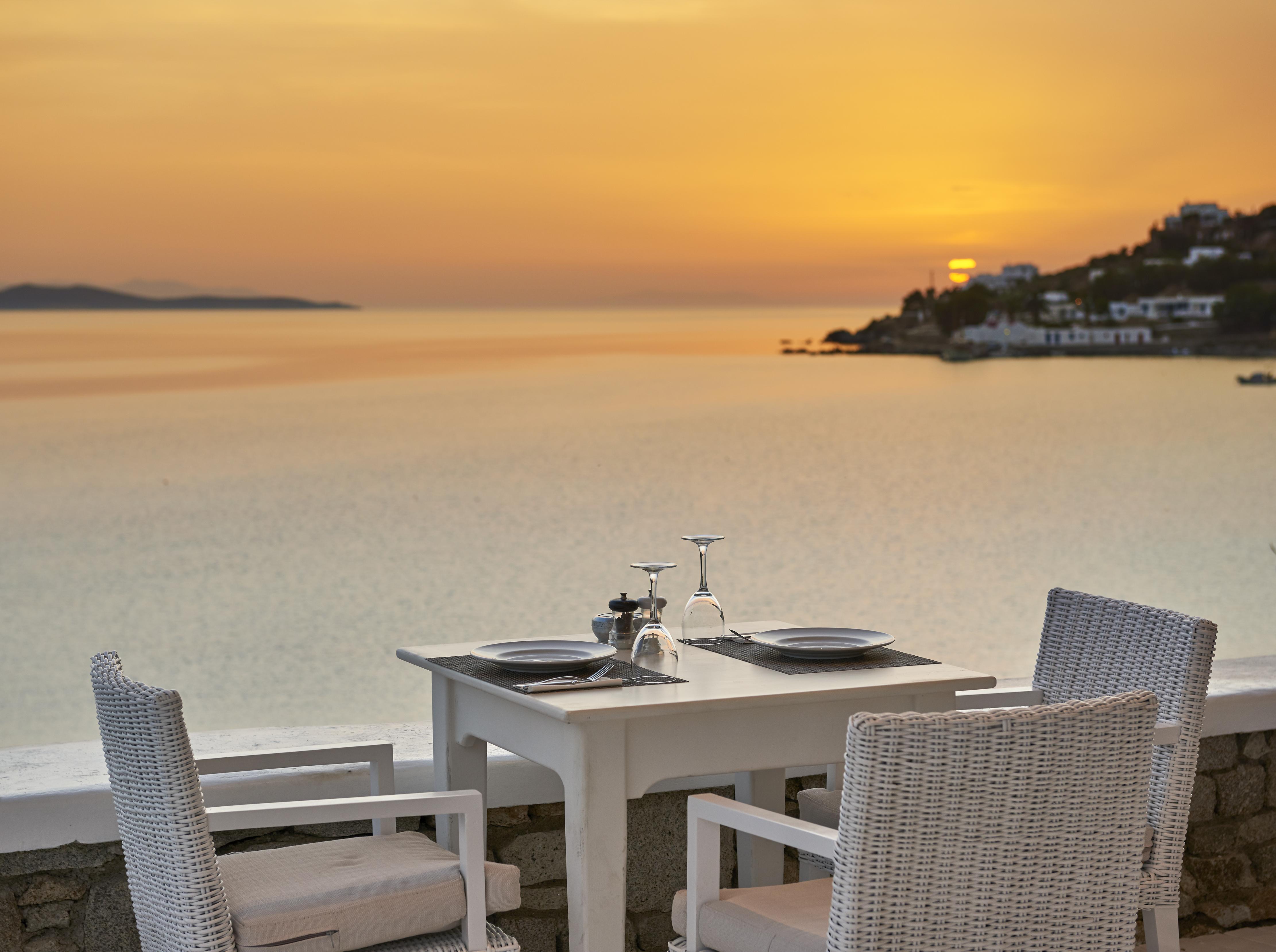 Saint John Hotel Villas & Spa Agios Ioannis Diakoftis Exterior foto Sunset at the restaurant