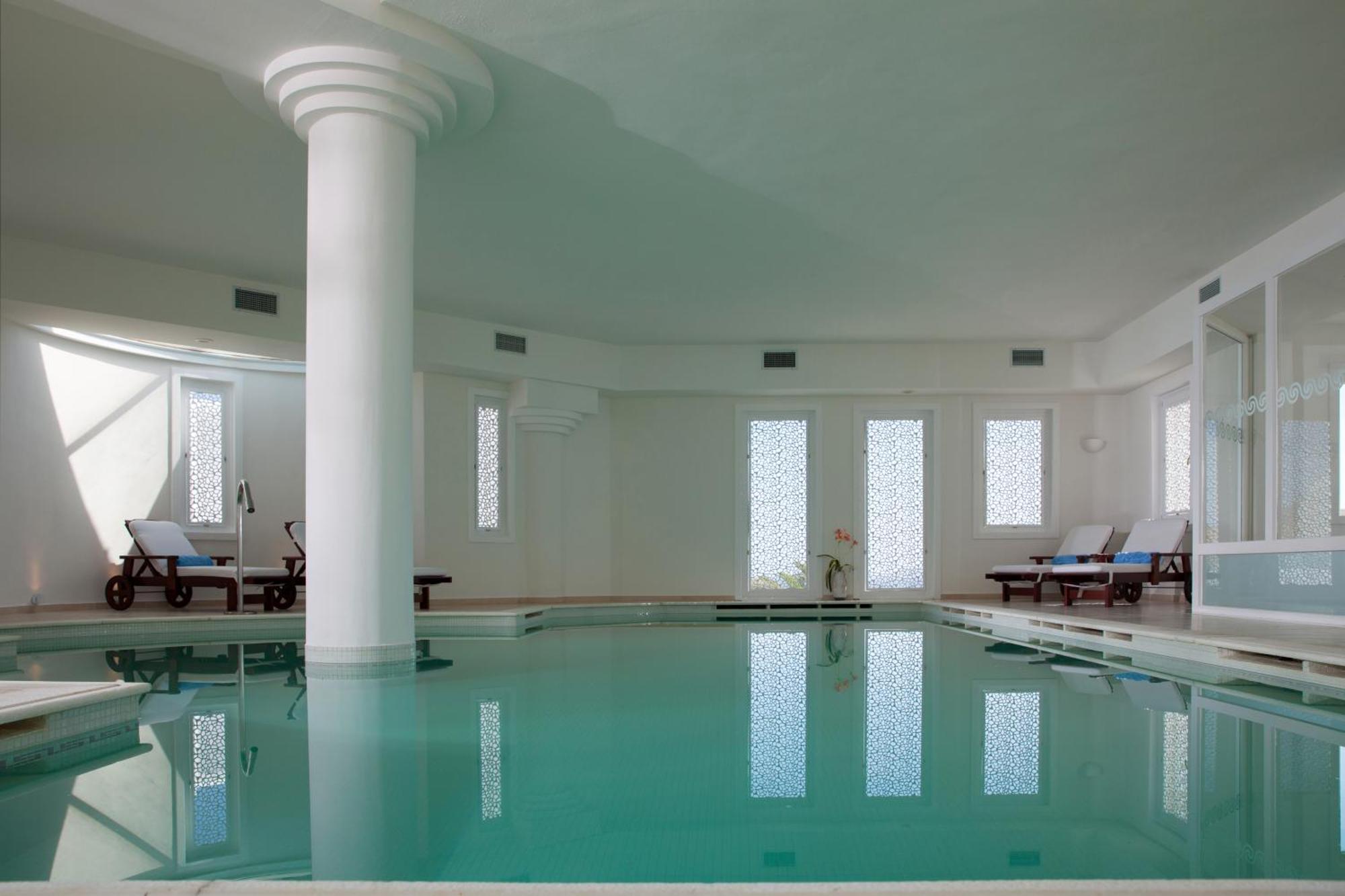 Saint John Hotel Villas & Spa Agios Ioannis Diakoftis Exterior foto The indoor pool