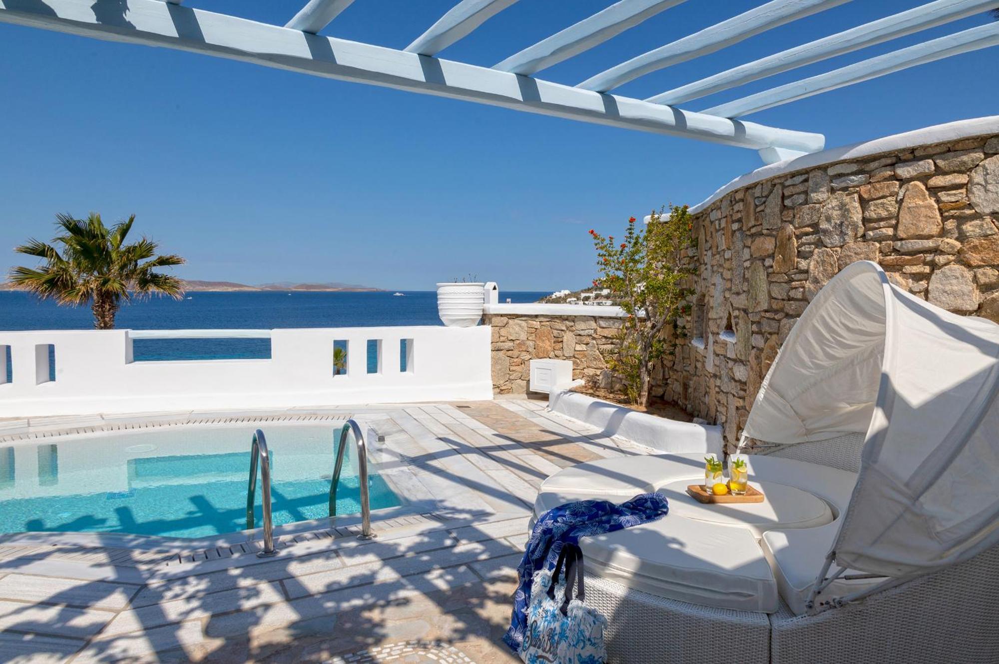 Saint John Hotel Villas & Spa Agios Ioannis Diakoftis Exterior foto A private pool at a luxury hotel in Mykonos, Greece